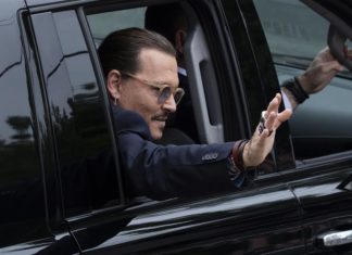 Jurado apoya a Depp en demanda y a Heard en contrademanda