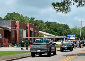 Matan a persona que trató de entrar a escuela en Alabama