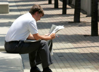 Mueren dos periódicos en EEUU por semana, dice un estudio