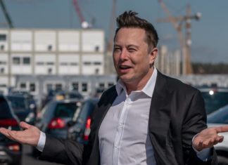 Musk exige a empleados de Tesla volver al trabajo presencial o marcharse