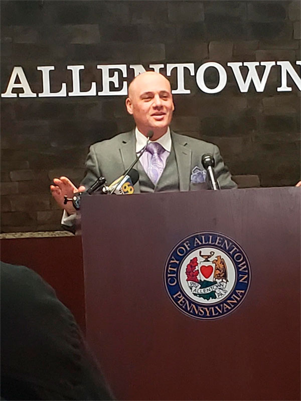 Norman Bristol Colón Impacto