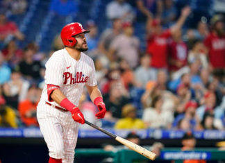 Schwarber, Maton homer to lead Phillies past Giants