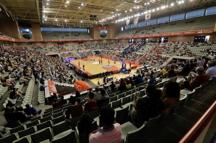 9787 Alvarado guía la exhibición de Puerto Rico sobre México