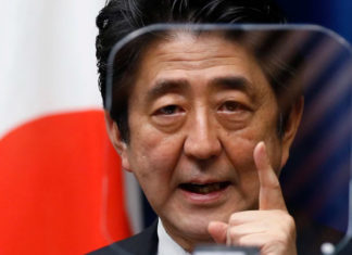 Abe buscó cambiar la constitución que renuncia a la guerra