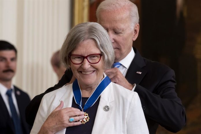 Biden premia la lucha por el control de las armas y el activismo social 1