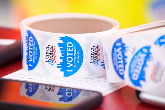 Demócratas,-republicanos-invierten-para-obtener-voto-hispano