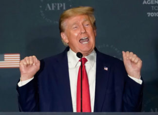 Discursos de Trump y Pence exhiben división republicana