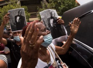 Familiares y merengueros recuerdan el primer año de la muerte de Johnny Ventura