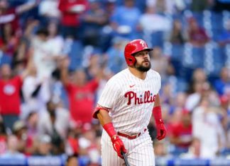 Schwarber pega 2 jonrones; Filis aplastan a Nacionales