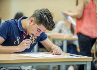 Urgen a latinos a aprovechar becas de la Fundación Gates para carreras STEM