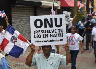Cientos de dominicanos piden acción internacional frente a la crisis de Haití