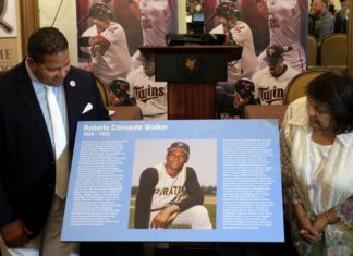 Documental y exposición por aniversario 50 del hit 3.000 de Roberto Clemente