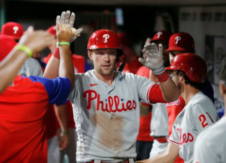 Filis logran la victoria número 10.000 de la franquicia