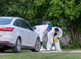 Canadá busca a dos sospechosos de un ataque con 10 muertos