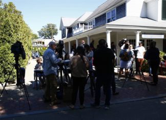 Envían a medio centenar de venezolanos a la exclusiva isla Martha’s Vineyard