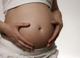 Estudio muestra que las mujeres con ansiedad dan antes a luz