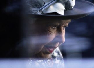 La Casa Blanca y el Capitolio ondean sus banderas a media asta por Isabel II