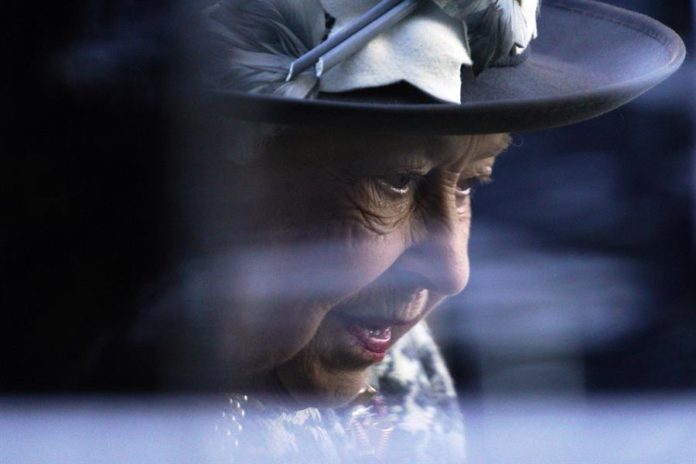 La Casa Blanca y el Capitolio ondean sus banderas a media asta por Isabel II