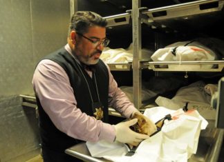 Morgues en frontera de EEUU no dan abasto por aumento de muertes de migrantes