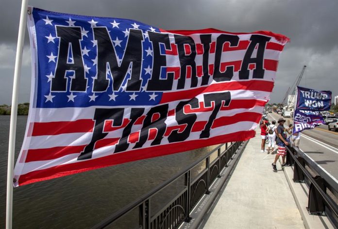 EEUU alerta sobre amenaza de violencia extremista de cara a las elecciones