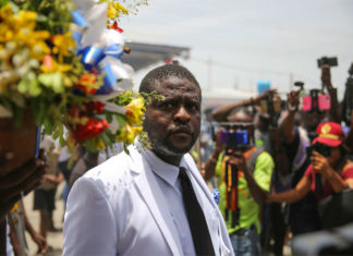 Migrantes varados en isla deshabitada