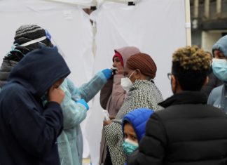 Pacientes hispanos con covid-19 reciben menos medicamento que blancos