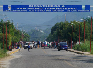 Small town in southern Mexico hosts thousands of migrants
