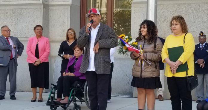 Wil Rojas recibe honores