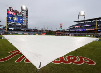 La lluvia en Filadelfia forzó el aplazamiento para el martes