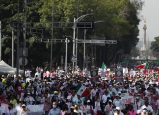 Las claves de la polémica reforma electoral que desata protestas en México