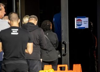 Demócratas se imponen en Arizona y están a un escaño de controlar el Senado