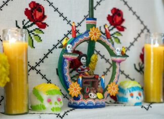 La Casa Blanca celebra Día de Muertos con ofrenda a familiares del personal