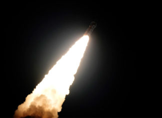 La NASA lanza un cohete lunar 50 años después del Apollo