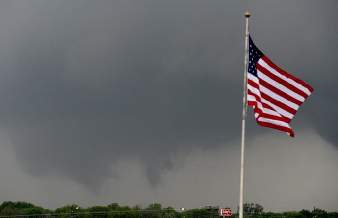 Meteorológico emite alerta de tornados para vasta región del sureste de EEUU