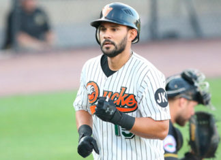 Criollos hilan 4 triunfos y toman la cima en Puerto Rico