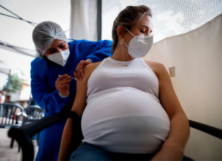 Hispanas, más propensas a morir por suicidio o sobredosis después del parto