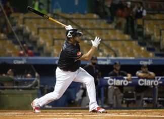 La fanaticada dominicana honra a Albert Pujols en el Juego de Leyendas
