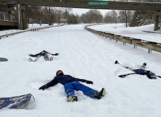 Policía de Buffalo prohíbe usar calles tras feroz tormenta