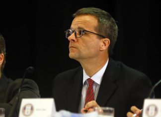 Presentan plan para reducir en un 48 % la deuda de eléctrica de Puerto Rico