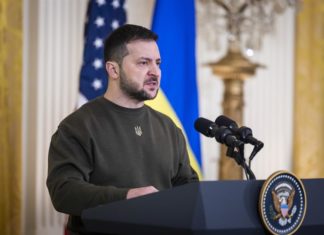 Zelenski plantea a Biden un plan de paz que no dañe la soberanía de Ucrania