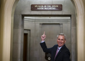 McCarthy: ¿Líder debilitado o sobreviviente envalentonado?