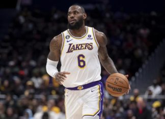 112-113: LeBron no puede celebrar con victoria sus históricos 38.000 puntos