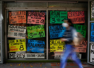 Población confía más en empresas que en gobiernos