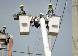 Puerto Rico selecciona empresa para privatización eléctrica