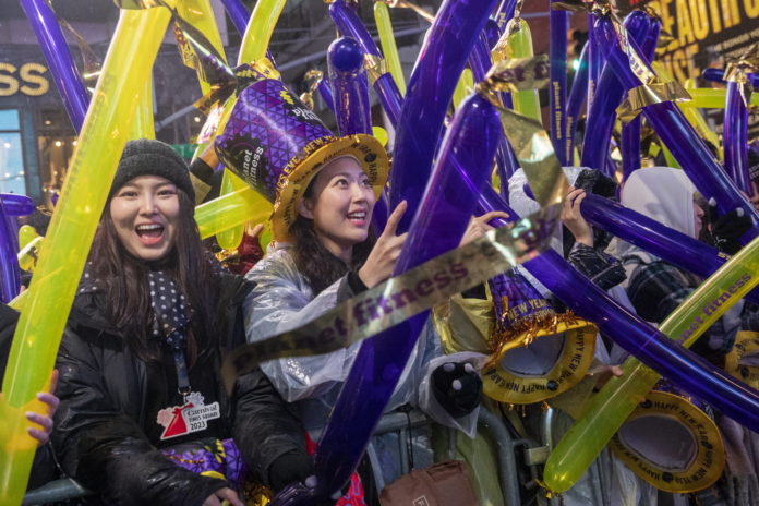 Tres policías heridos en ataque con machete cerca de festejos en Times Square