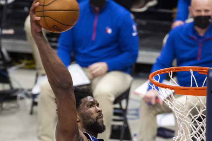 126-119: Embiid funde a Jokic con 47 puntos y los Sixers remontan a los Nuggets