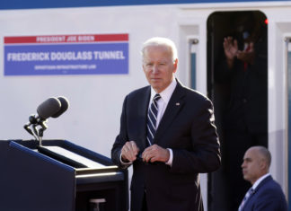 Biden touts economy, infrastructure; may offer 2024 preview