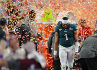 Hazañas de Hurts no fueron suficiente para los Eagles