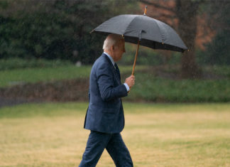 Biden acude a examen médico de rutina