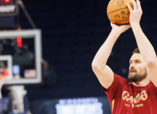 Cavaliers prescinden de Kevin Love y Heat y Sixers se interesan por él